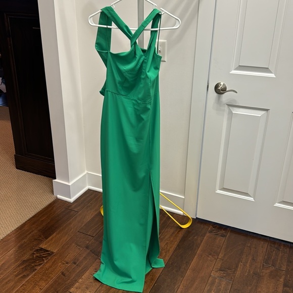 Excellent condition formal dress - Picture 3 of 4